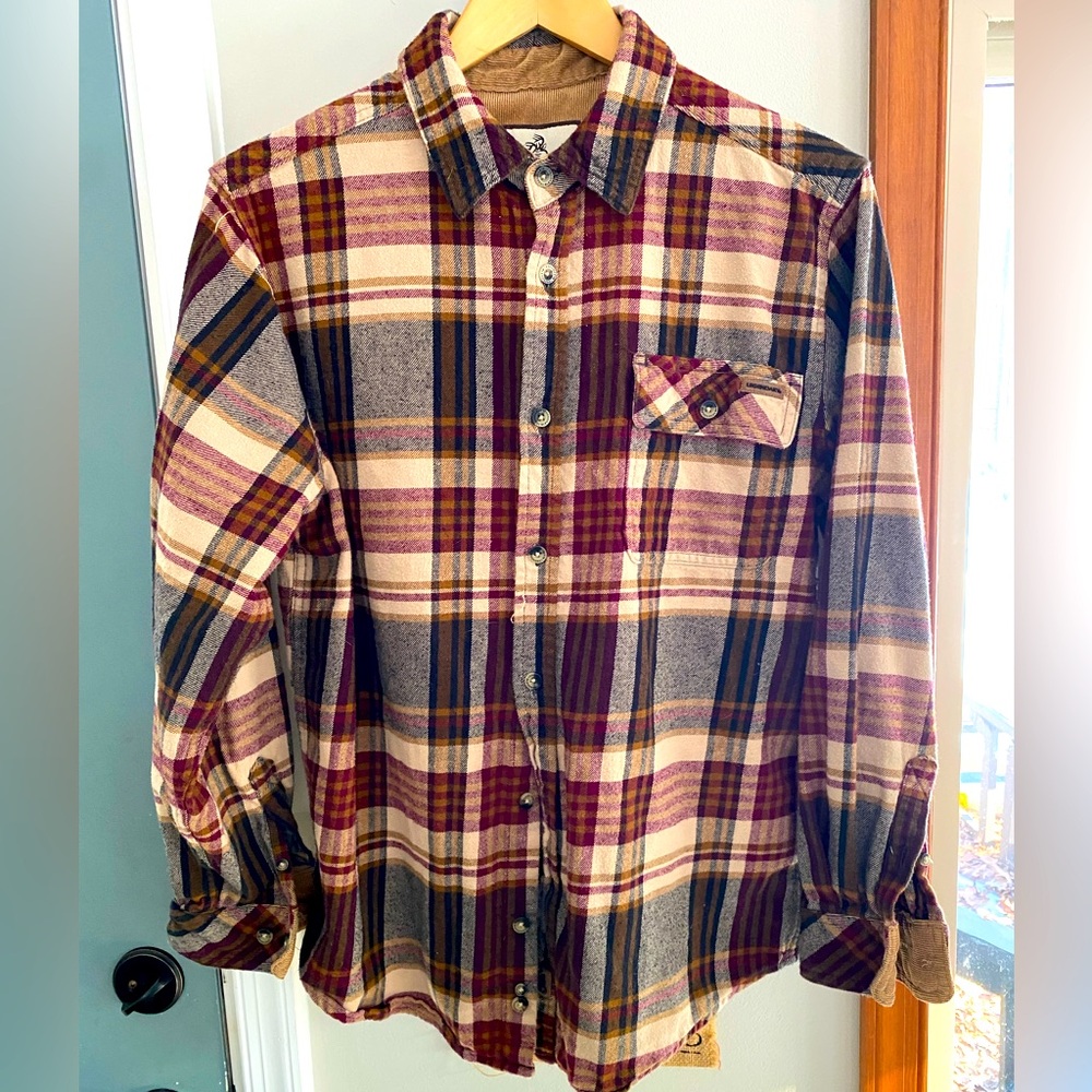 Legendary Whitetails men’s button down shirt M
